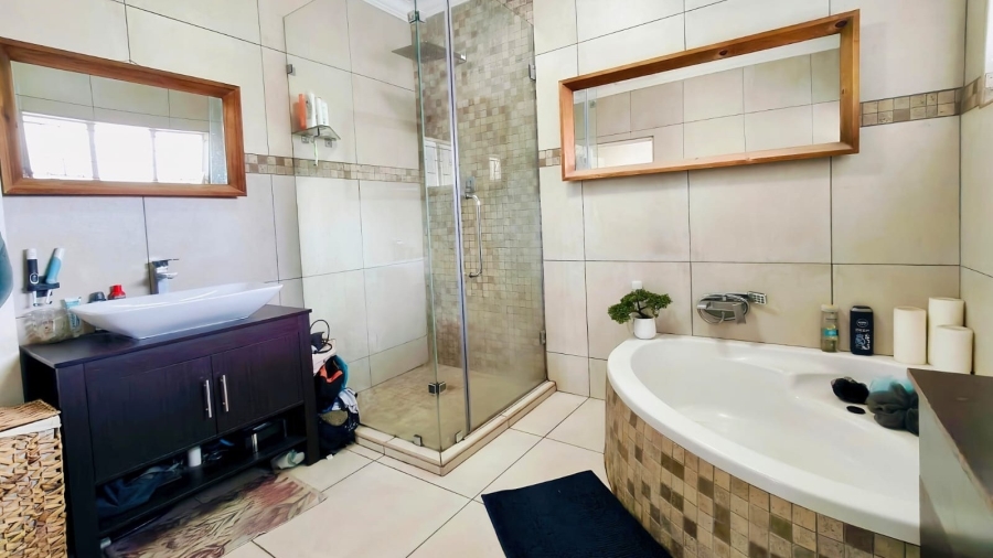 4 Bedroom Property for Sale in Baillie Park North West